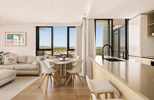 Burleigh Heads Apartment | Stunning Beachfront Stay in Sandbar Burleigh