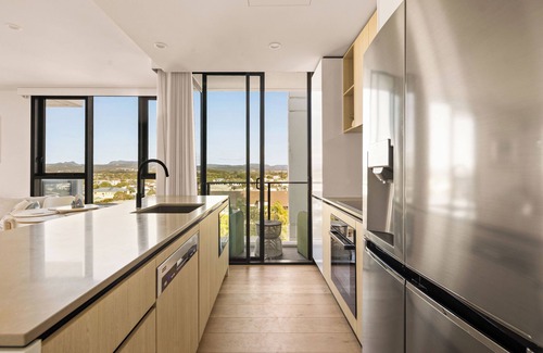 Burleigh Heads Apartment | Stunning Beachfront Stay in Sandbar Burleigh