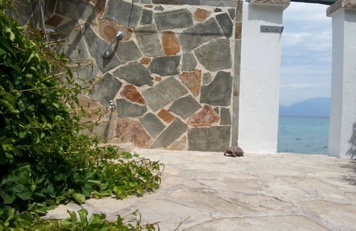 Nerantza Villa | Stunning Beachfront Villa on the Gulf of Corinth