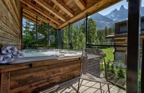 Les Tines Ski Chalet | Stunning chalet incl. bkfast & cleaning services