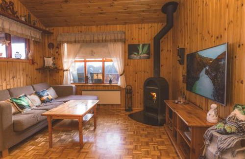 Borgarnes House | Stunning Cabin with Breathtaking Views!