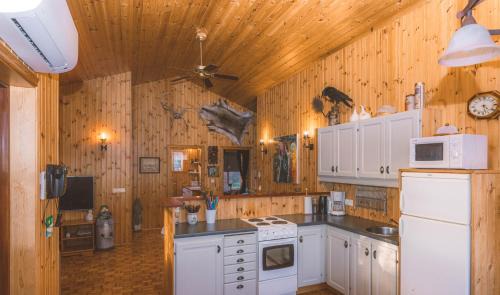 Borgarnes House | Stunning Cabin with Breathtaking Views!