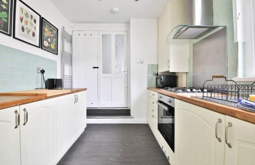 Butetown House | Stunning Cardiff Bay House