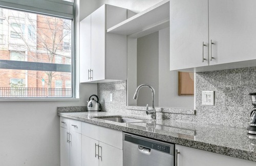 Cambridgeport Apartment | Stunning Central Square 1BR w/ Gym & W/D, by Blueground