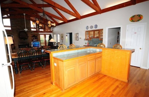 Chalet Village Ski Chalet | "STUNNING CHALET"- Perfect location for Family Reunions, Retreats, & Gatherings.