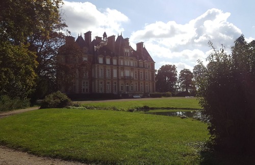 Ocquerre House | Stunning Chateau apartment near Paris, EuroDisney-Disneyland, Champagne region