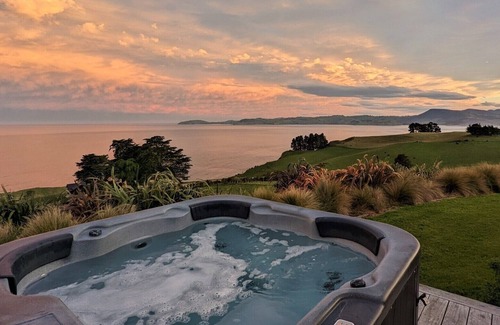 Seacliff House | Stunning coastal views in a movie like setting