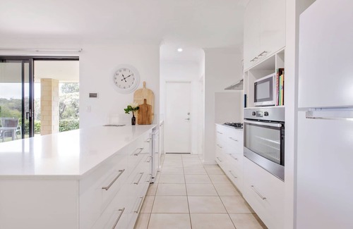 Yallingup Siding House | Stunning contemporary villa providing all you need to relax & unwind.