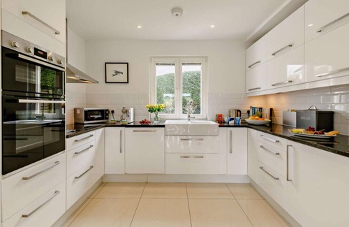 Winnard's Perch House | Stunning, Contemporary Cottage in village close to Padstow