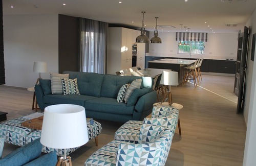 Vale Formoso Villa | Stunning contemporary detached villa in Almancil
