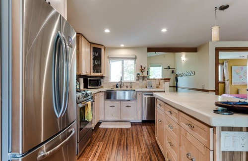 Western House | Stunning, Custom Craftsman w Lots of Light - Take it easy at this unique home!