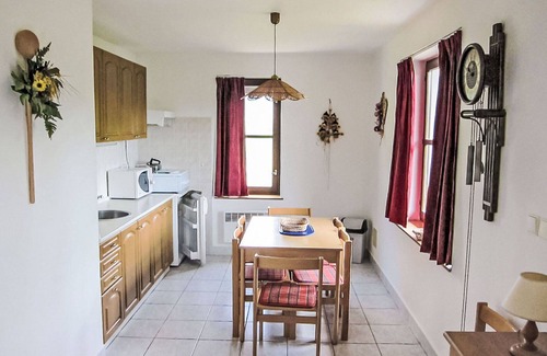 Starkov House | Stunning private villa for 8 guests with WIFI, pool, TV, patio, pets allowed and panoramic view