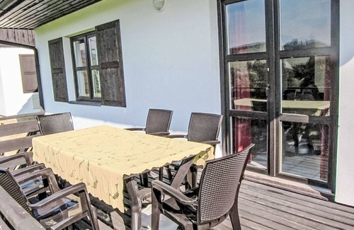 Starkov House | Stunning private villa for 8 guests with WIFI, pool, TV, patio, pets allowed and panoramic view