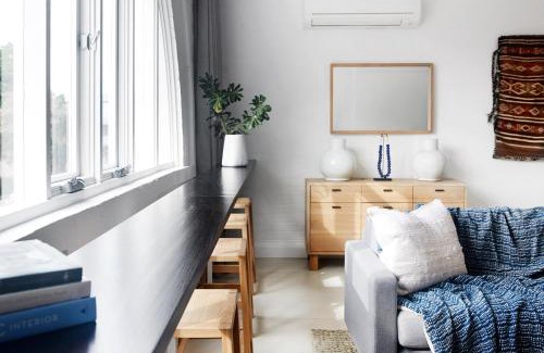 Cooks Hill Apartment | Stunning Flourish ON Bull