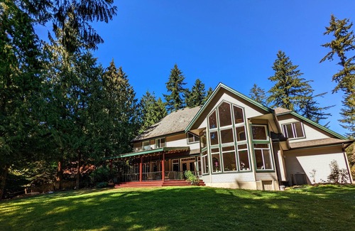 Langley House | Stunning forest estate - perfect getaway or gorgeous venue minutes from the city