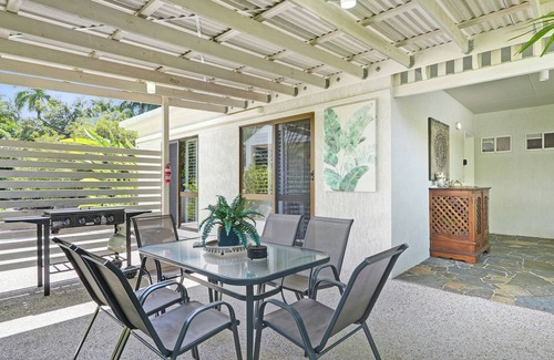 Clifton Beach Apartment | Stunning ,fully self contained ,2 bedroom apartment, just 200 metres from beach.