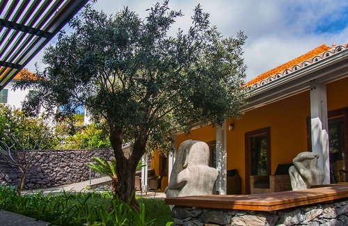 Santa Luzia Cottage | Stunning Funchal Ocean & Harbour Views, Walk to Funchal, Pool, Excellent Wi-fi