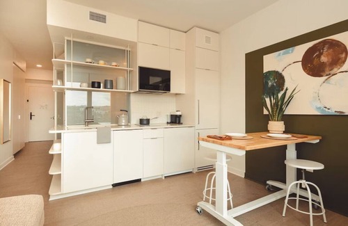 Old Fourth Ward Hotel | Stunning Haven by Ponce City Market & BeltLine Trails—Walk to Dining, Art & More