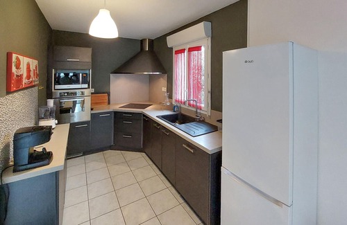 Angresse House | Stunning home in Angresse with kitchen