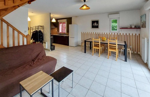 Angresse House | Stunning home in Angresse with kitchen