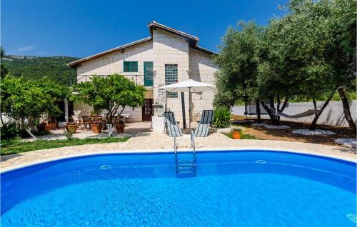 Broce House | Stunning Home In Broce With Wifi