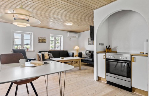 Tranum House | Stunning home in Brovst with kitchen