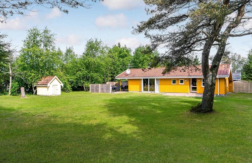 Torup Strand House | Stunning home in Fjerritslev with WiFi