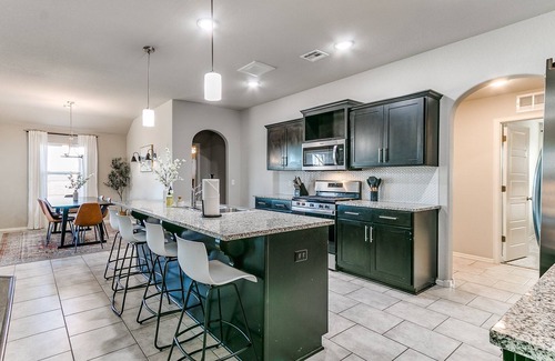 Broken Arrow House | Stunning home in great neighborhood