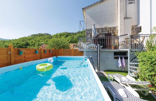 Omis House | Stunning Home In Gata-zvecanje With 3 Bedrooms And Wifi
