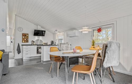 Bork Havn House | Stunning Home In Hemmet With Sauna
