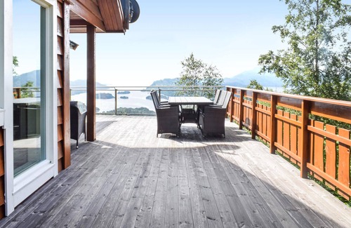 Holmefjord House | Stunning home in Holmefjord