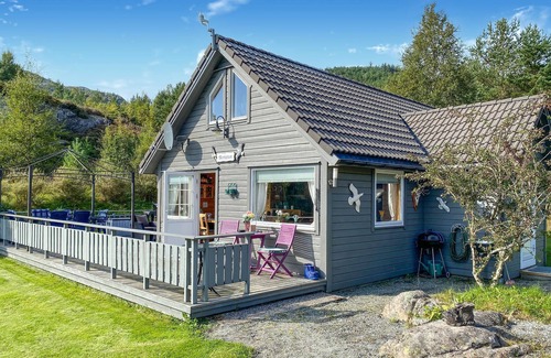 Fjaler House | Stunning home in Korssund with house a panoramic view