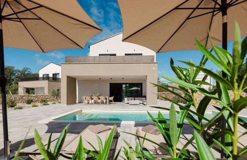 Kras House | Stunning home in Kras with WiFi