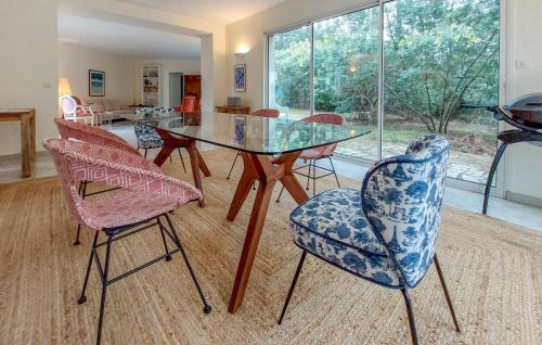 La Palmyre House | Stunning Home In Les Mathes With Wifi