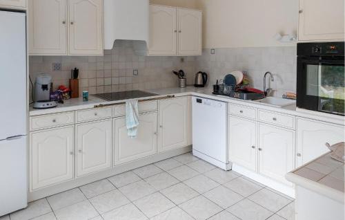 La Palmyre House | Stunning Home In Les Mathes With Wifi