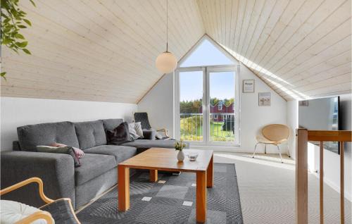 Houstrup House | Stunning Home In Nørre Nebel With Wifi