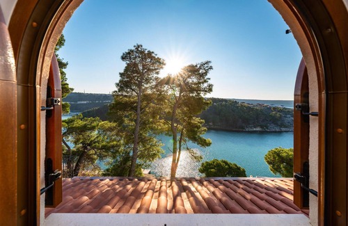 Novigrad House | Stunning home in Novigrad with kitchen