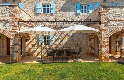 Susnjici House | Stunning home in Porec