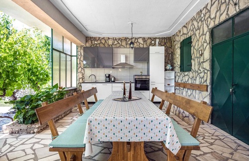 Sibenik House | Stunning home in Slivno with kitchen