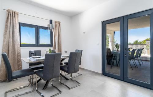 Stanici House | Stunning Home In Stanici