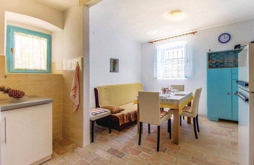 Unije House | Stunning home in Unije with WiFi