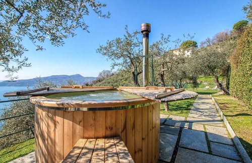 Zoagli House | Stunning home in Zoagli with WiFi