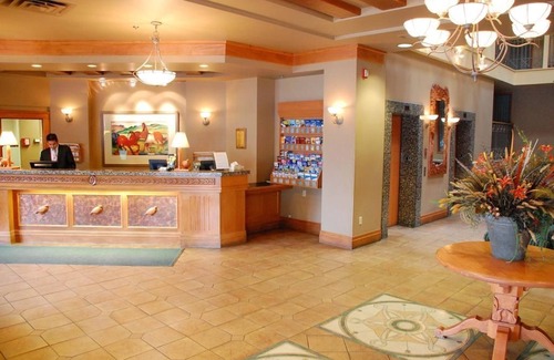 Banff Apartment | Stunning Hotel Suite - King and Queen Beds!