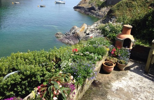 Polperro Cottage | Stunning house right by the sea, spectacular far reaching sea views in Polperro
