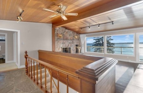 Oro-Medonte House | Stunning Lake View & Waterfront - 4BR Cottage - 25 min to Ski Resorts
