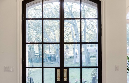 Old Hickory House | Stunning Luxury@Lakehouse Mansion w Pool&Spa10min from airport 20min dwntwn