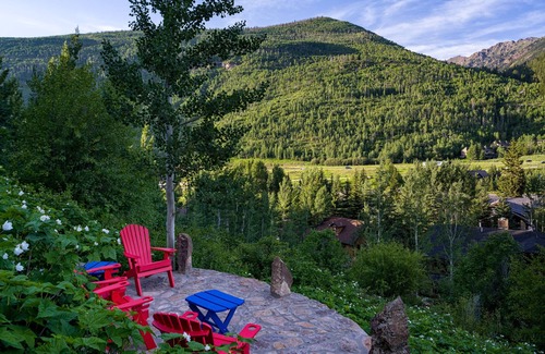 Vail House | Stunning Luzury Log Home, Cinema, Hot Tub, BBQ, Game Room, Free Solaris Garage!
