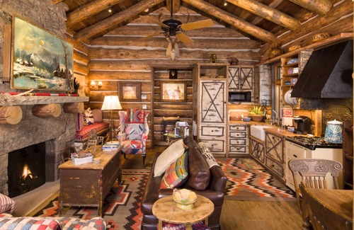 Aspen House | Stunning Mclain Flats Estate