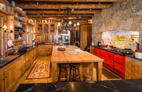 Aspen House | Stunning Mclain Flats Estate