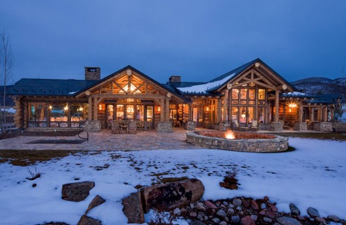 Aspen House | Stunning Mclain Flats Estate